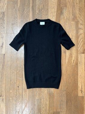 G. label - Classic Black Crewneck Short-Sleeve Cashmere Sweater
